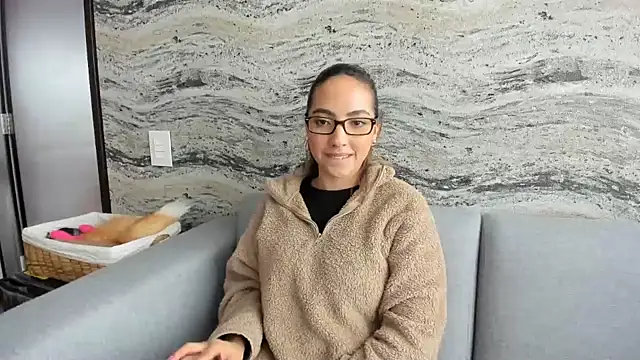Snapshot of Sophi__a chatting on February 11, 7:48 pm Sophi a online show from February 11, 7:48 pm