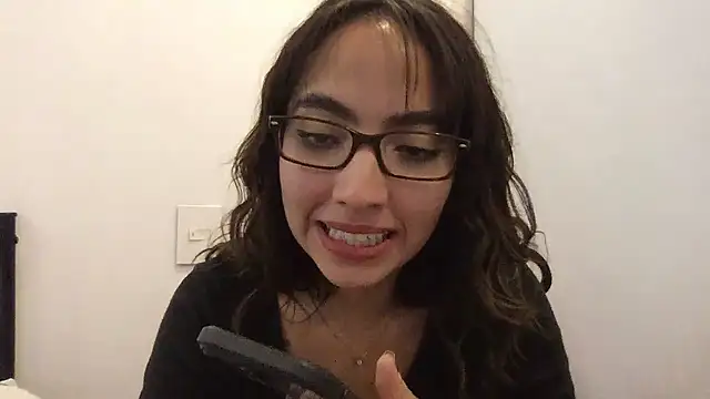 Sophi  a online show from January 10, 1:12 am