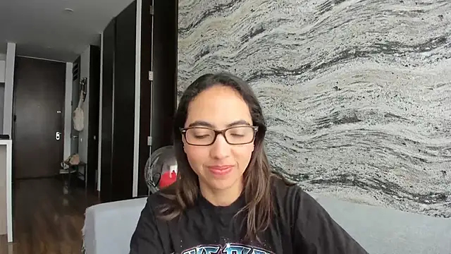 Snapshot of Sophi__a chatting on October 19, 2:09 pm Sophi a online show from October 19, 2:09 pm