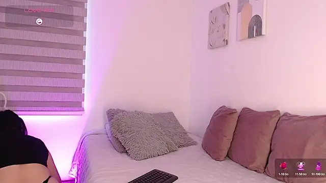 Megan FE online show from November 7, 1:48 pm