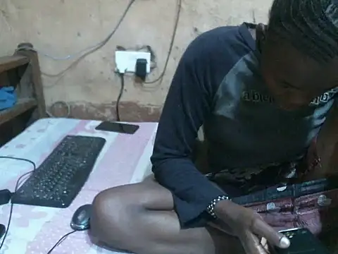 Snapshot of cute_naimah chatting on June 19, 12:16 am cute naimah online show from June 19, 12:16 am