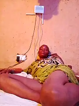 cute naimah online show from December 18, 10:02 pm