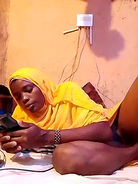 cute naimah online show from November 4, 9:07 pm