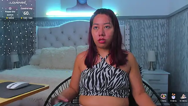 sexylaurita online show from April 2, 11:17 am