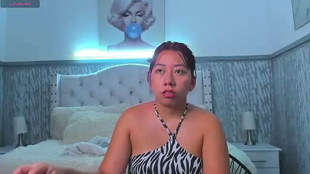Snapshot of sexylaurita chatting on April 22, 11:28 am sexylaurita online show from April 22, 11:28 am