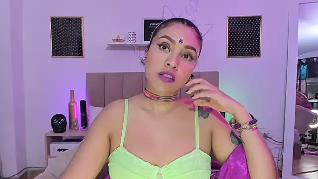 Snapshot of Zoe_Gruber chatting on October 18, 6:32 pm Zoe Gruber online show from October 18, 6:32 pm