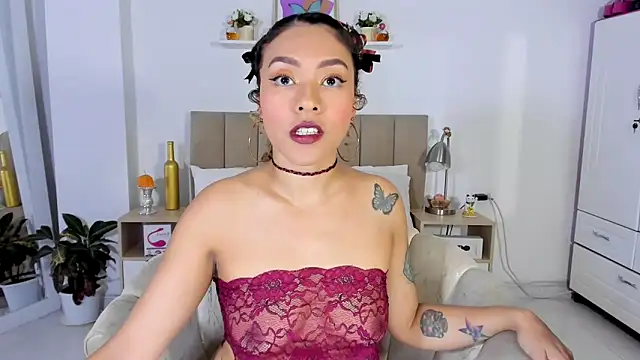 Zoe Gruber online show from April 14, 8:58 pm