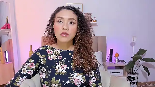 Zoe Gruber online show from January 8, 11:55 pm