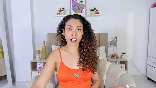 Zoe Gruber online show from April 5, 10:49 pm