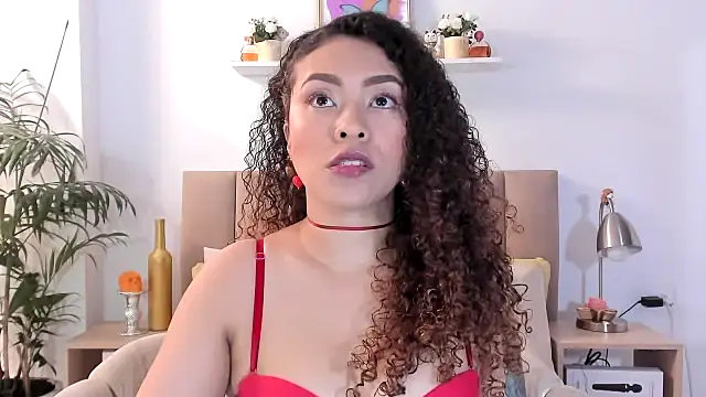 Zoe Gruber online show from February 10, 9:47 pm