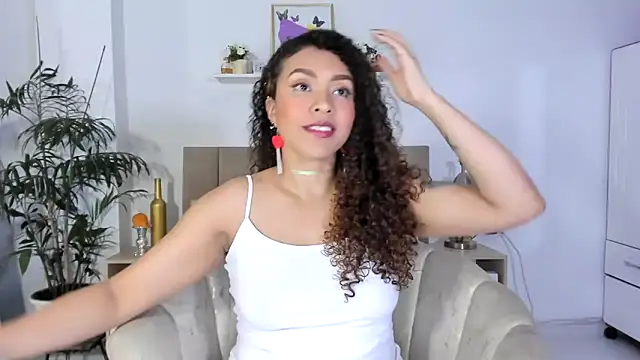 Zoe Gruber online show from February 11, 11:15 pm