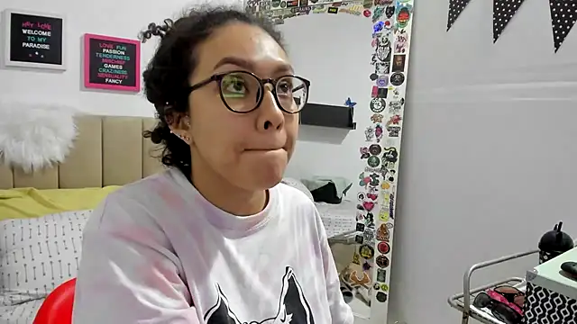 Snapshot of Zoe_Gruber chatting on February 6, 8:56 pm Zoe Gruber online show from February 6, 8:56 pm
