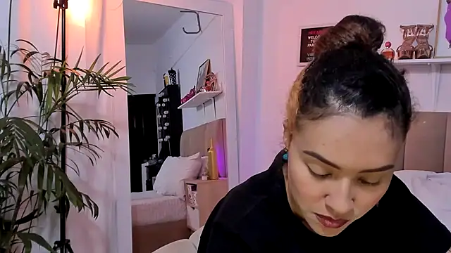 Zoe Gruber online show from November 20, 9:36 pm