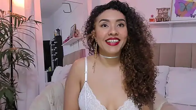 Zoe Gruber online show from November 22, 10:30 pm