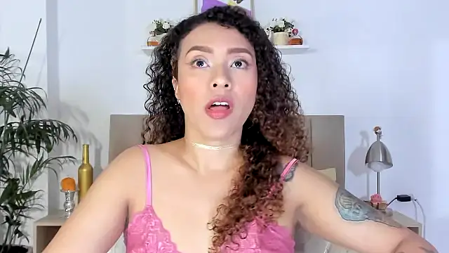 Zoe Gruber online show from February 13, 12:10 am