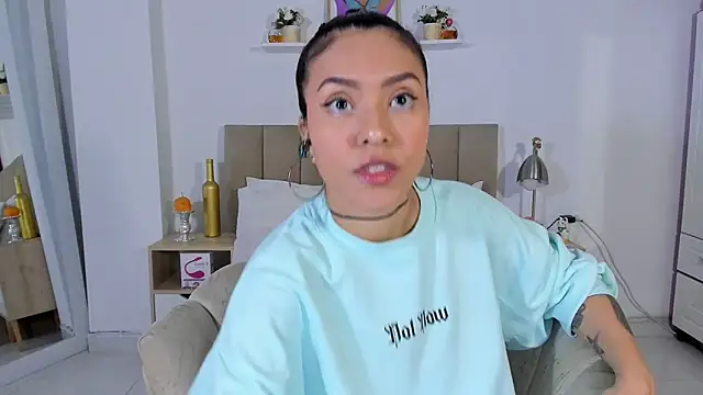 Zoe Gruber online show from April 7, 11:28 pm