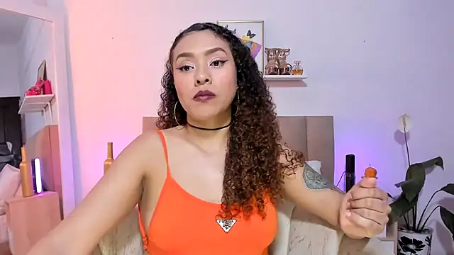 Zoe Gruber online show from January 18, 1:42 am