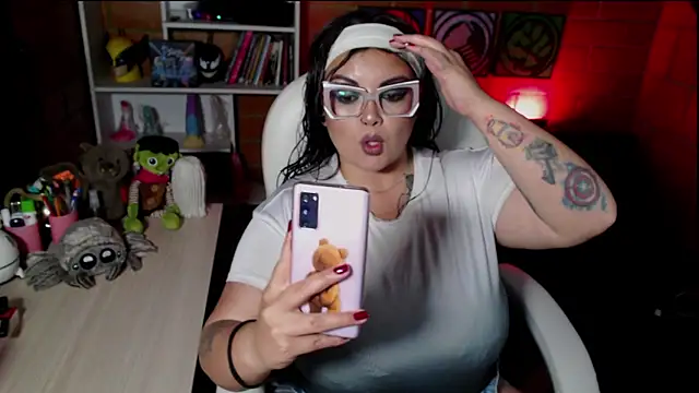 Snapshot of juliette_rd chatting on November 12, 3:10 am juliette rd online show from November 12, 3:10 am