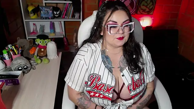 Snapshot of juliette_rd chatting on December 2, 4:47 am juliette rd online show from December 2, 4:47 am