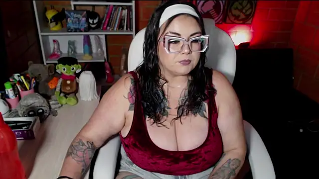 Snapshot of juliette_rd chatting on November 28, 4:45 am juliette rd online show from November 28, 4:45 am