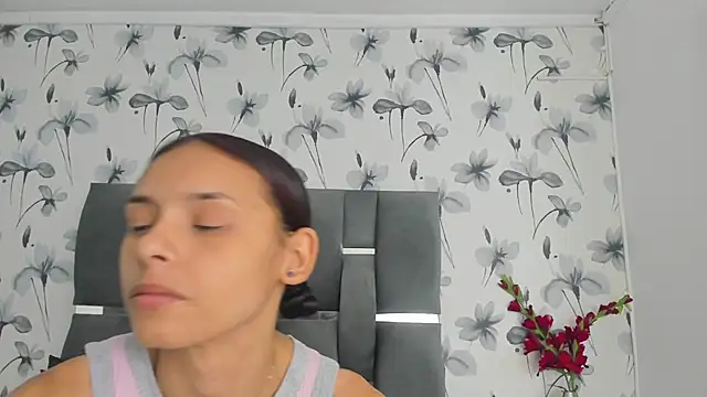 Snapshot of Ehotloveaxxx chatting on September 16, 1:23 pm Ehotloveaxxx online show from September 16, 1:23 pm