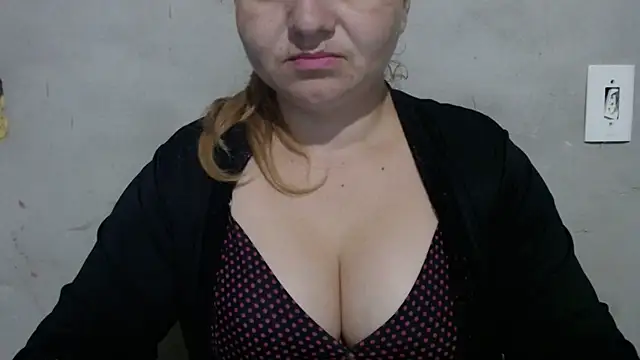 Snapshot of laiscibelle chatting on October 5, 3:19 am laiscibelle online show from October 5, 3:19 am