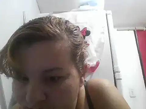 Snapshot of laiscibelle chatting on February 23, 5:01 am laiscibelle online show from February 23, 5:01 am