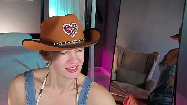 Dorothy Meyer online show from October 1, 4:28 am