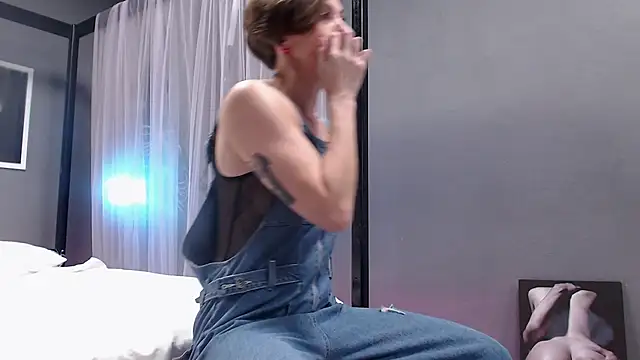 Dorothy Meyer online show from November 29, 9:04 pm