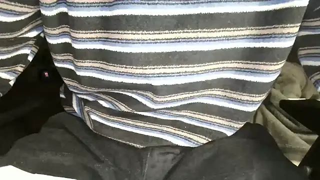 Hornyboyspanish2 online show from March 14, 9:43 pm