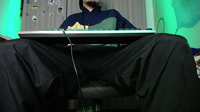 zacwatson  online show from February 10, 5:19 pm
