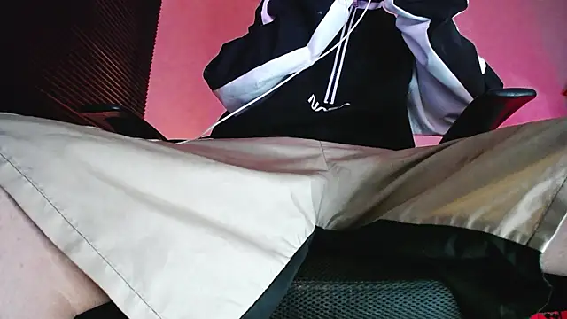 zacwatson  online show from February 10, 12:31 am