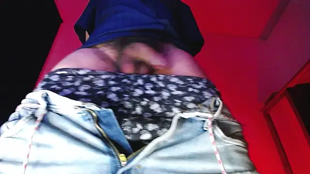 zacwatson  online show from December 14, 11:21 pm