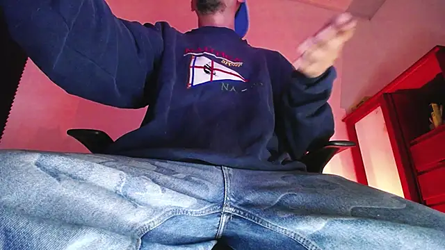 zacwatson  online show from December 19, 2:48 am