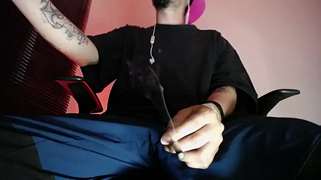 zacwatson  online show from April 21, 2:47 am