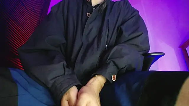 zacwatson  online show from February 26, 11:38 pm