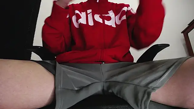 zacwatson  online show from April 10, 12:39 am