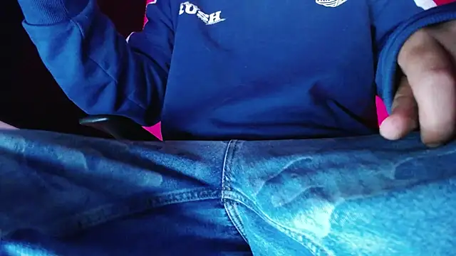 zacwatson  online show from November 8, 5:44 am