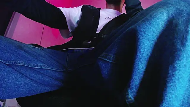 zacwatson  online show from January 9, 2:07 am