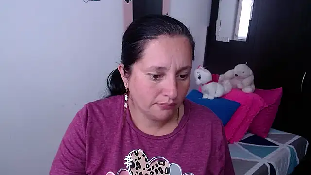 Snapshot of CristialJones_ chatting on November 8, 2:42 pm CristialJones online show from November 8, 2:42 pm