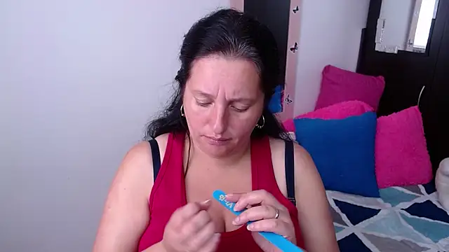 Snapshot of CristialJones_ chatting on November 11, 2:12 pm CristialJones online show from November 11, 2:12 pm