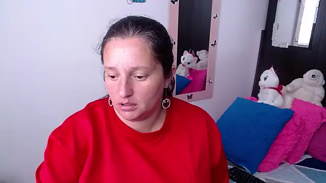 Snapshot of CristialJones_ chatting on November 6, 2:43 pm CristialJones online show from November 6, 2:43 pm