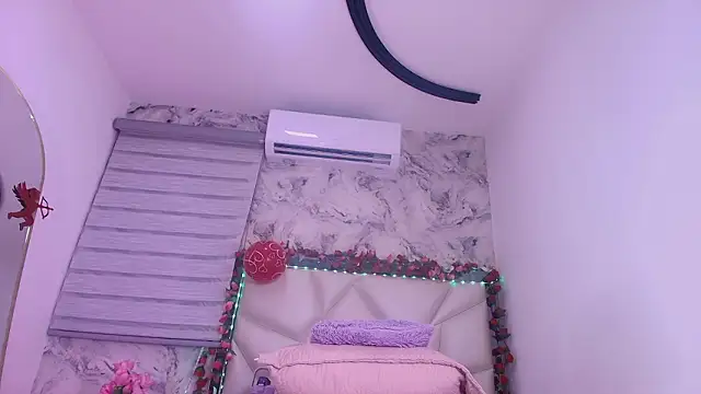 violett lo online show from February 11, 3:06 am