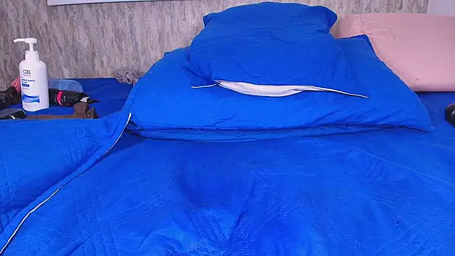 violett lo online show from March 7, 9:18 am