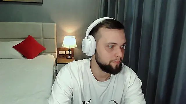 ChillyXO online show from June 27, 12:38 am