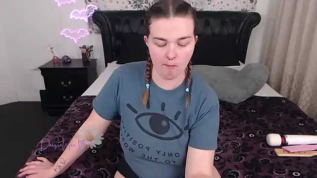 DaisieMaeXO online show from February 25, 12:00 am