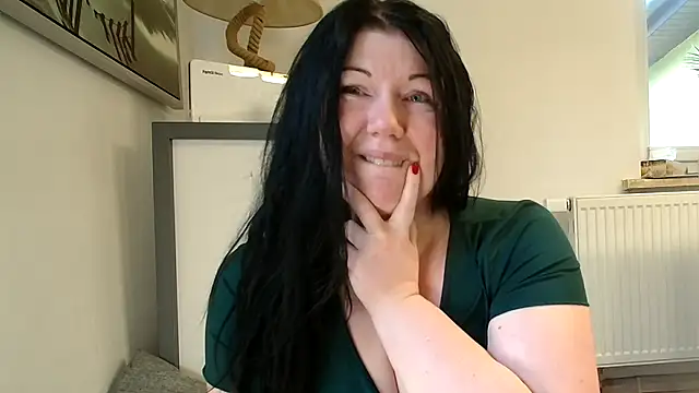 p6w official online show from February 22, 7:33 am