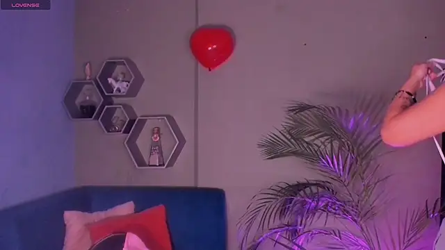 Sussy Bell01 online show from February 20, 6:03 pm