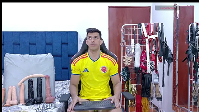 JoseRumbero26 online show from June 2, 12:16 pm