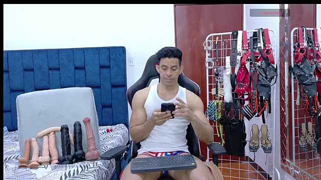 JoseRumbero26 online show from May 2, 1:00 am